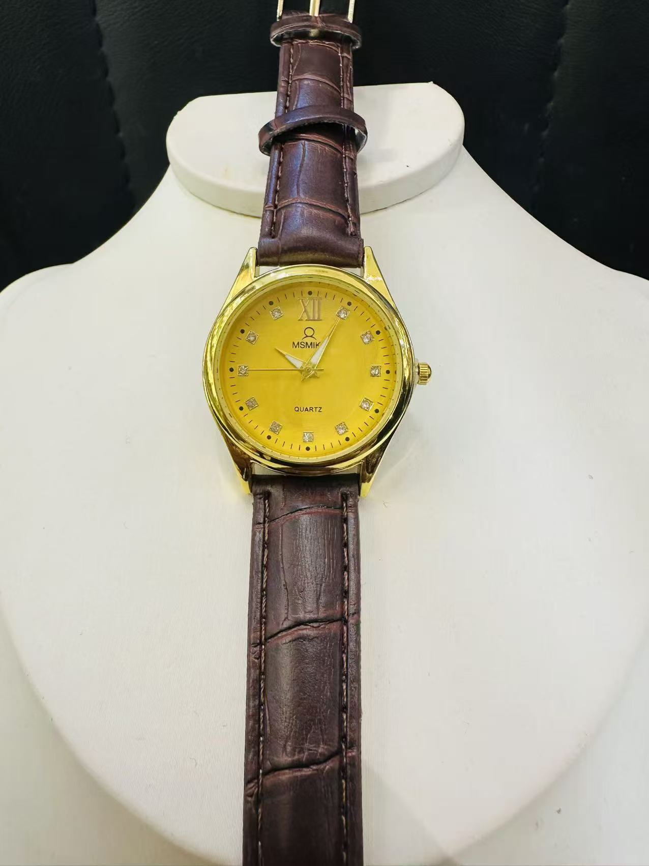 时尚新款复古个性手表腕表单表女士女士手表简约爱情休闲手表