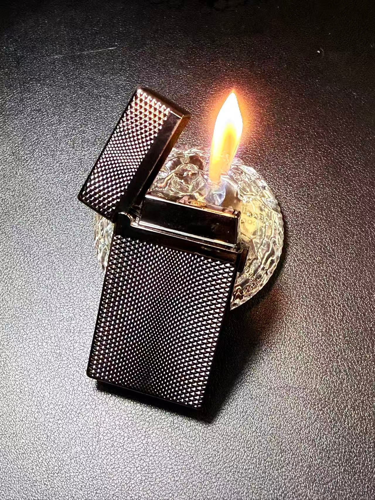 声控智能朗声充气充电防风直冲火焰感应打火机送男士礼物金属创意