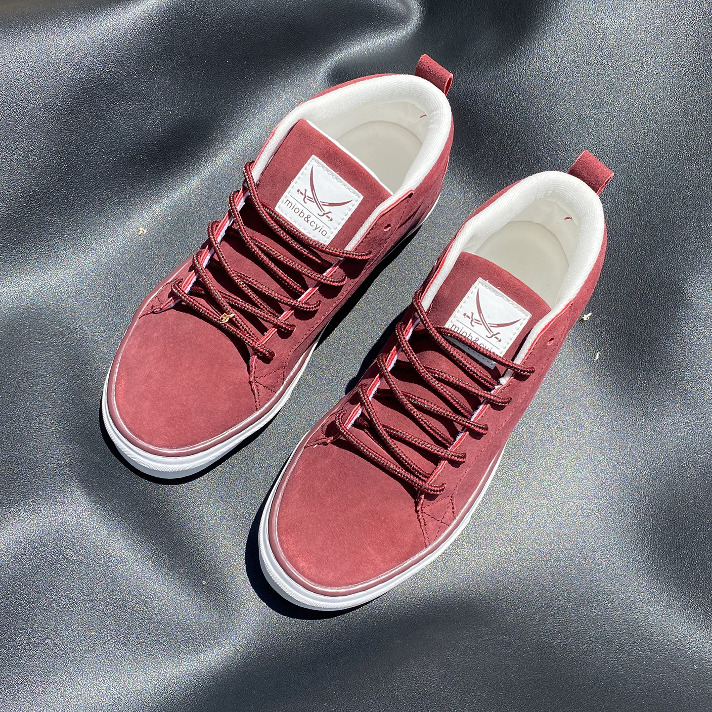 酒红色中帮帆布鞋潮流大码休闲鞋子男款学生百搭旅游鞋休闲板鞋男