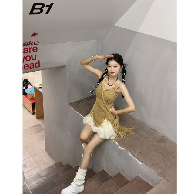 七分糖 美式废土风复古牛仔吊带套装女夏毛边收腰上衣低腰半裙