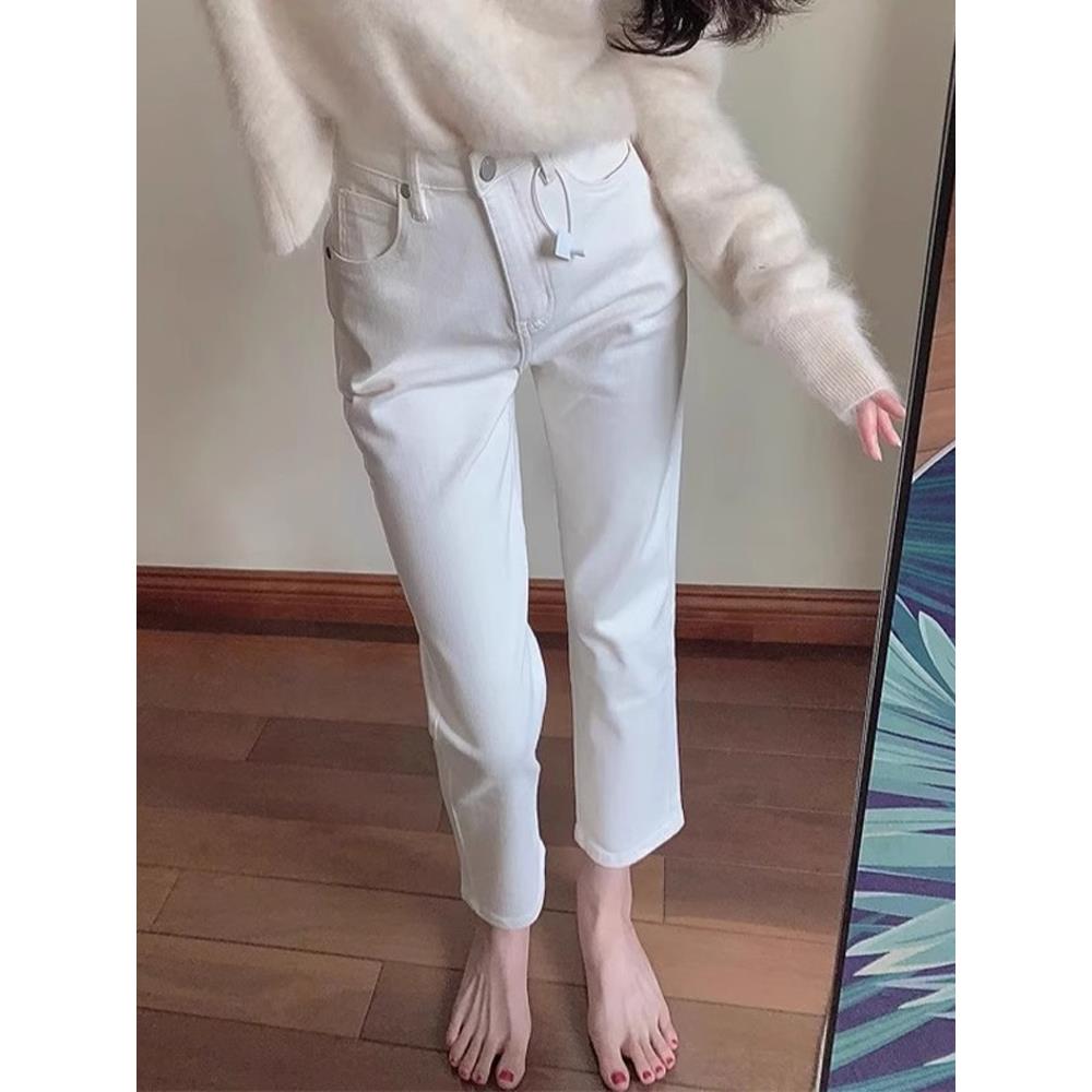 白色妇女的烟管直筒牛仔裤2025年夏季妇女瘦新风格小高腰法棍裤