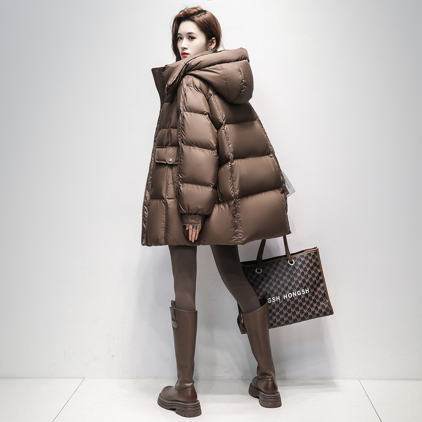 时尚高级感蓬松泡芙羽绒服女2025冬季新款休闲保暖防寒厚连帽外套