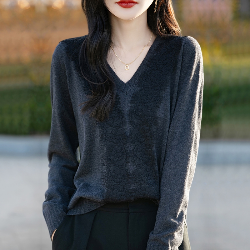 胖mm春秋大码女士毛衣遮肚子显瘦v领上衣2025新款内搭针织打底衫