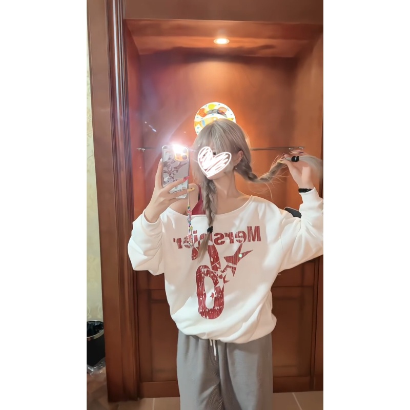 梦优莱美式字母印花斜领长袖T恤女早秋宽松显瘦独特漂亮百搭上衣