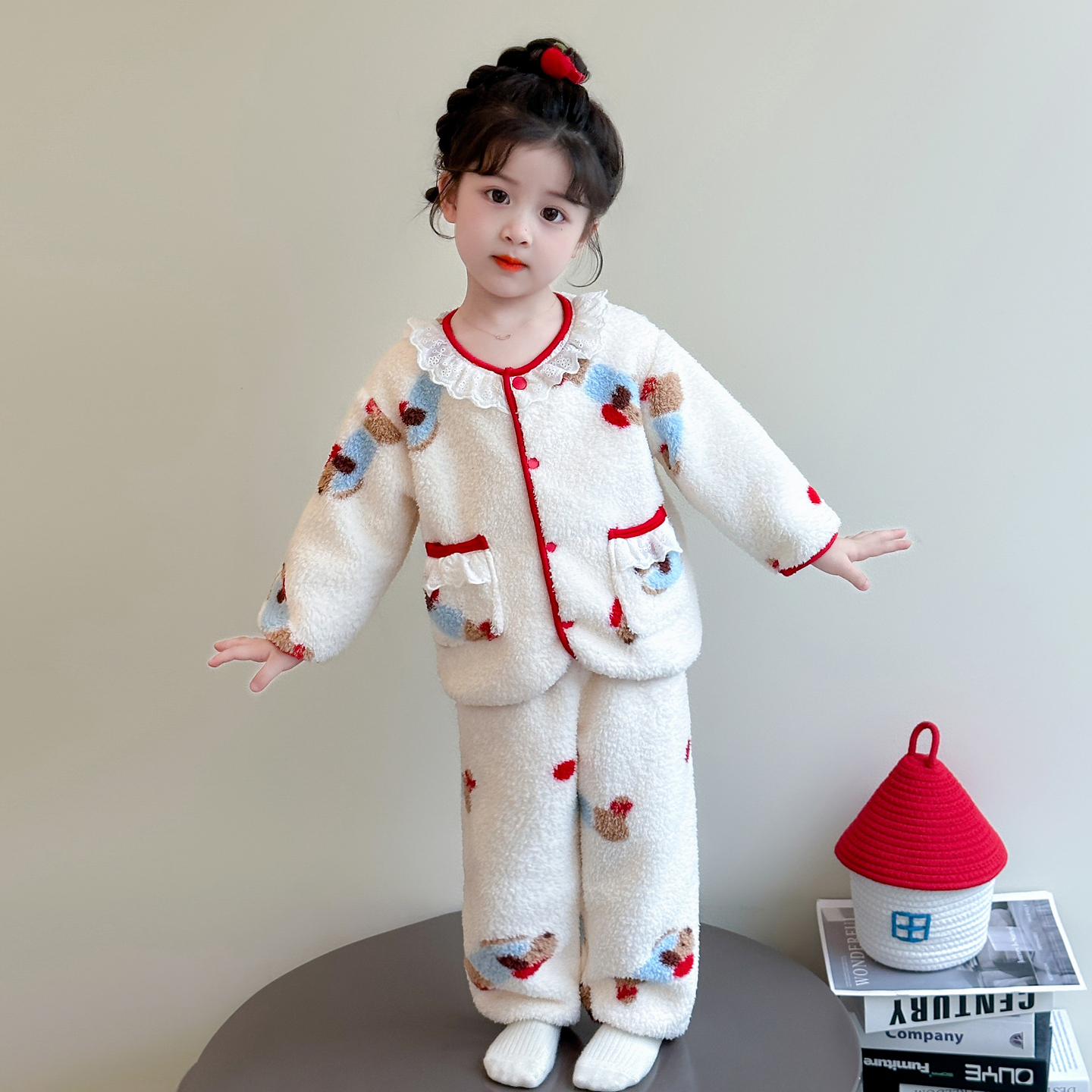 女童睡衣秋冬2025新款儿童珊瑚绒女宝宝冬季加厚法兰绒家居服套装