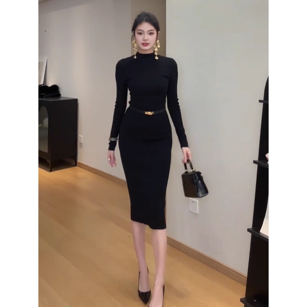 纯欲性感高级感半高领长袖连衣裙女秋冬新款收腰显瘦气质包臀中裙