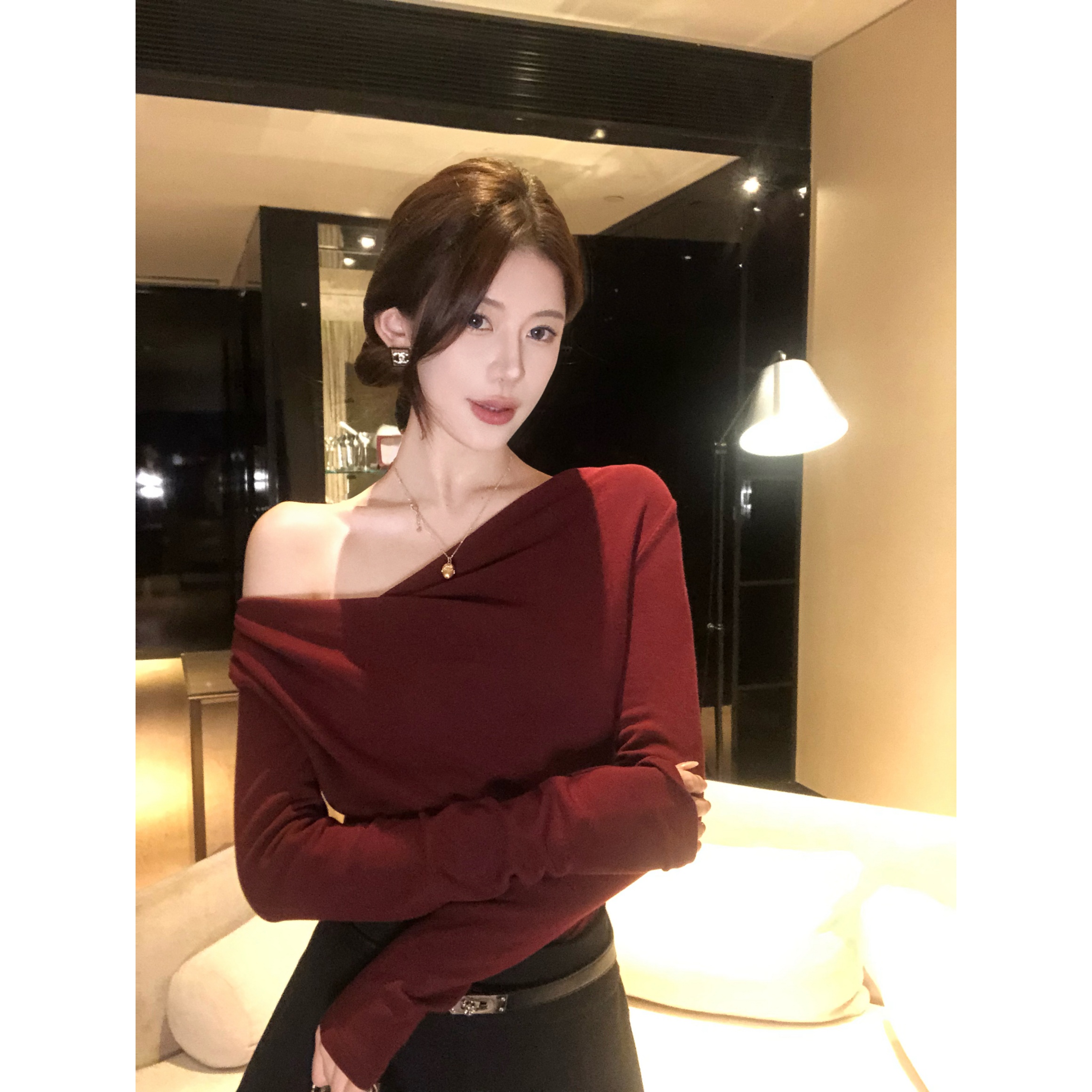 【禾呈】秋季纽结斜肩款气质显瘦长袖休闲修身T恤小众上衣女10702