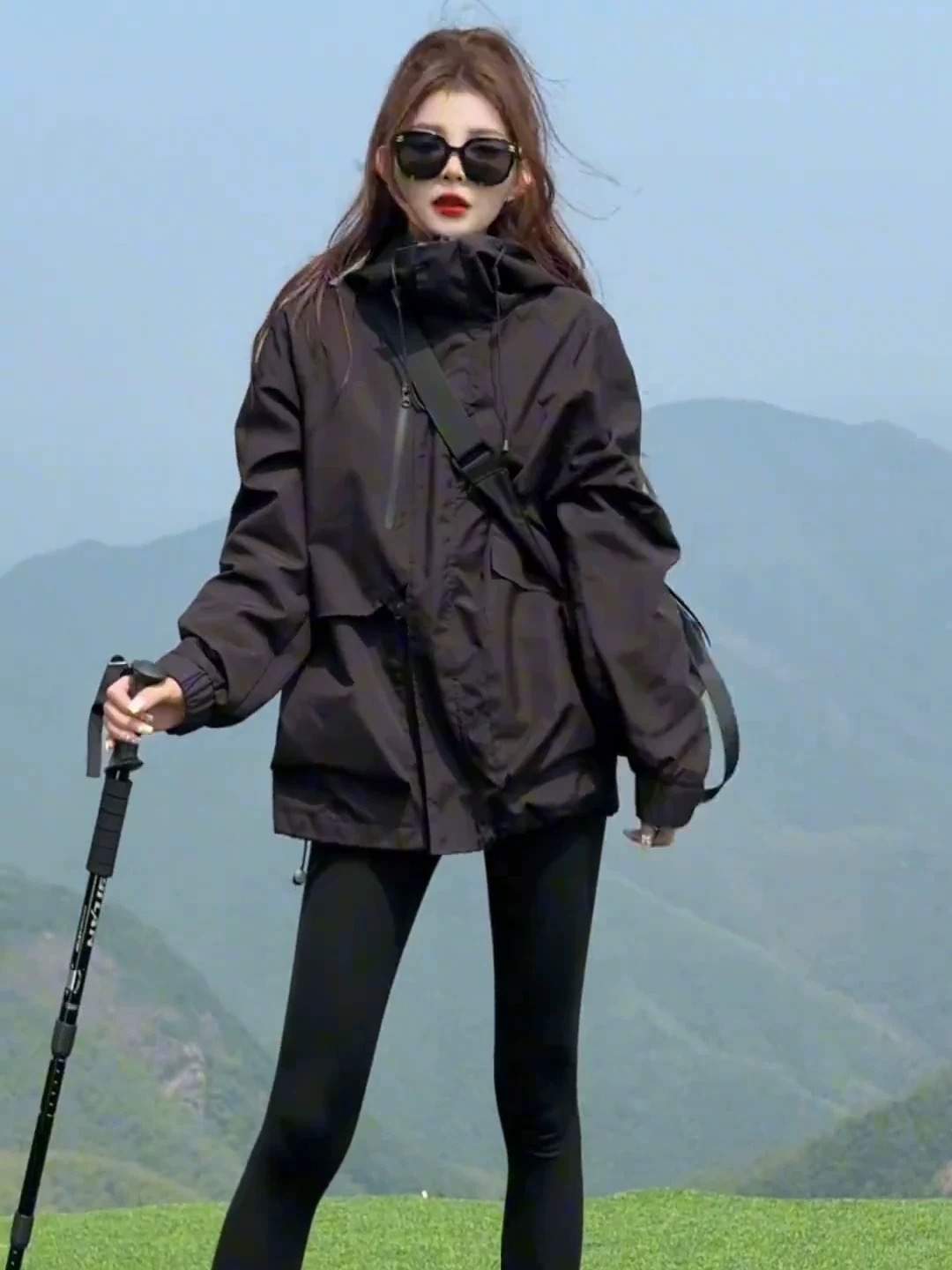 美式川西进藏旅游黑色冲锋衣外套女早秋新款户外爬山防风登山服