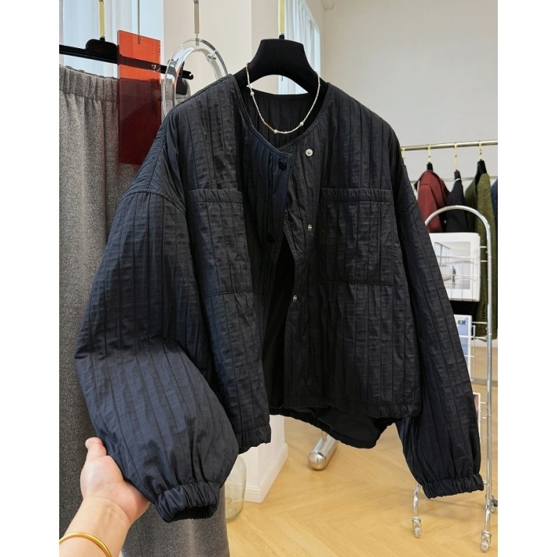 高级感独特别致巨好看的肌理感褶皱圆领短款外套女秋季小个子夹克