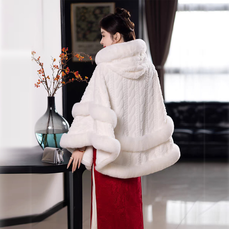 冬季加绒加厚披肩配旗袍外搭高级感结婚订婚连帽斗篷婚纱保暖外套