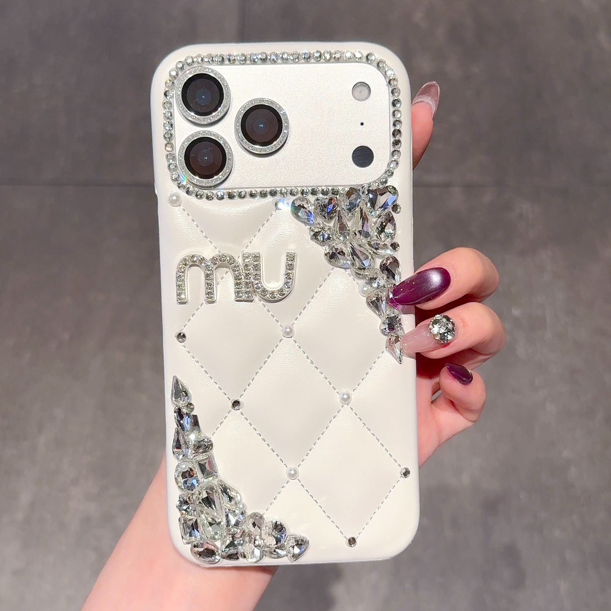 千金风对角闪钻适用于苹果iPhone17promax手机壳16白菱格15小香风