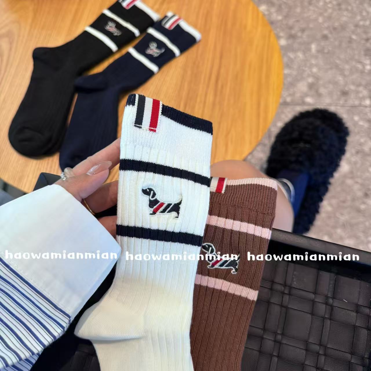 韩版早秋新款TB刺绣腊肠狗ins潮百搭减龄双杠条纹中筒女堆堆袜