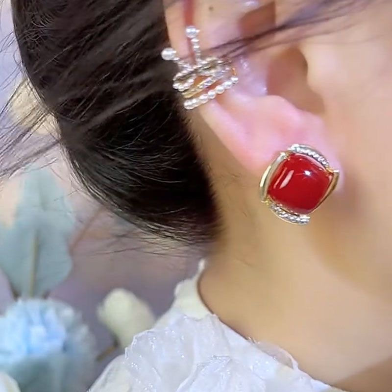 钛钢耳饰 方块时尚气质防过敏耳钉女高级2025新款潮优雅红色耳环