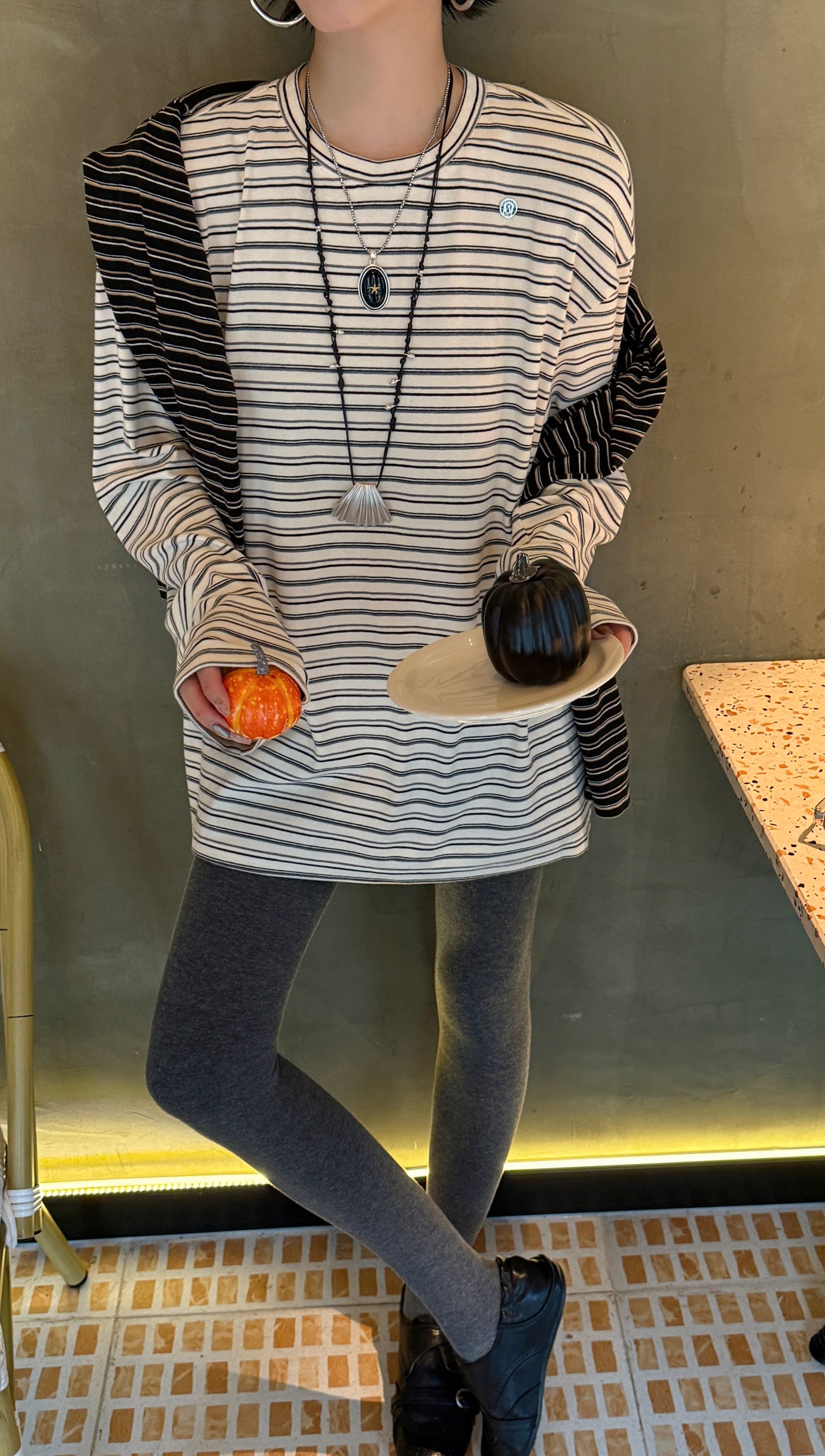 UHOO WU X Emily 圆领条纹长袖