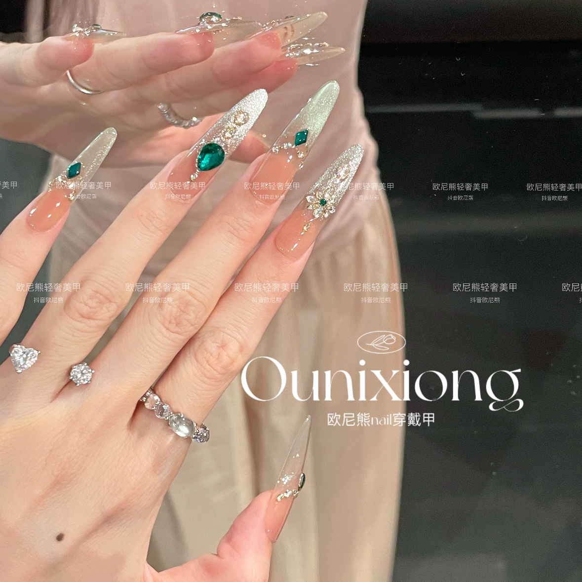 轻奢显白纯手工穿戴甲光疗冰透渐变纯欲风四季流行美甲贴