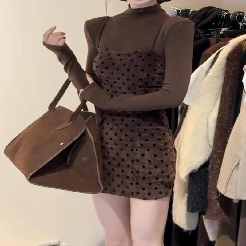 时尚套装时尚新款法式半高领长袖打底减龄秋冬衫吊带连衣裙女