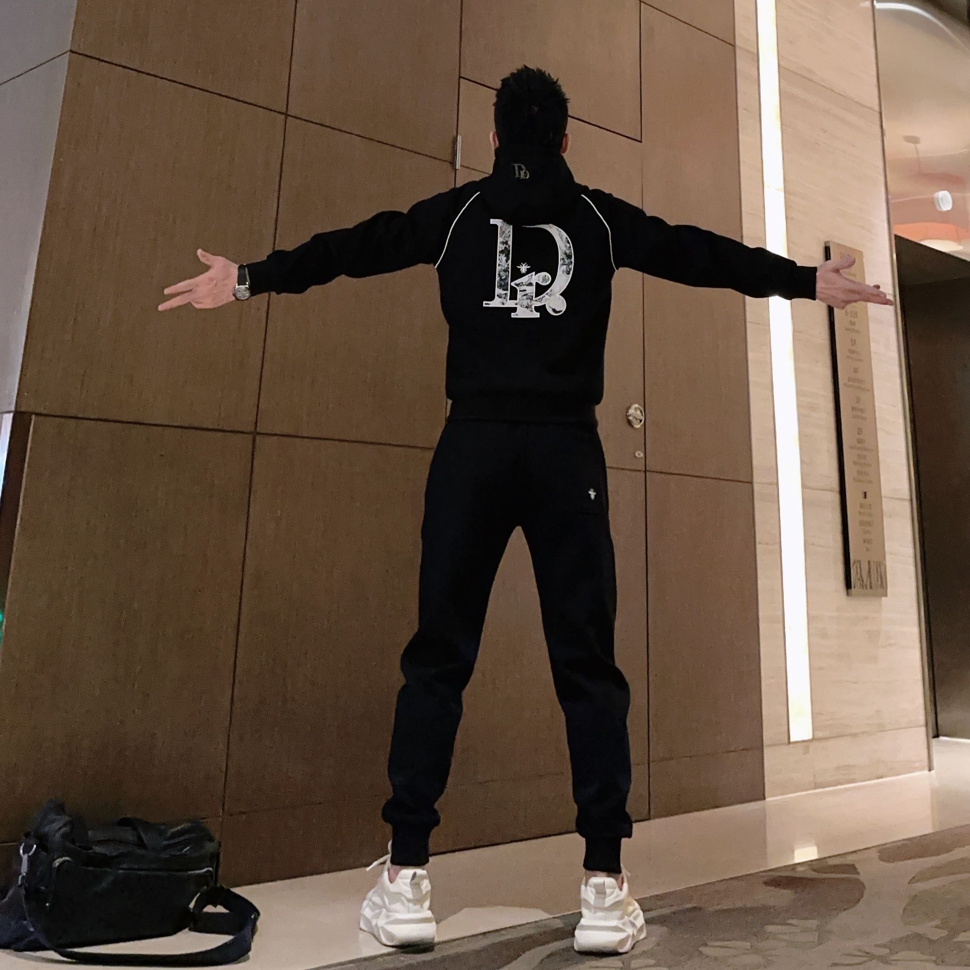 【航航出品】秋季保暖百搭时尚重磅刺绣修身款欧货休闲连帽夹克外套