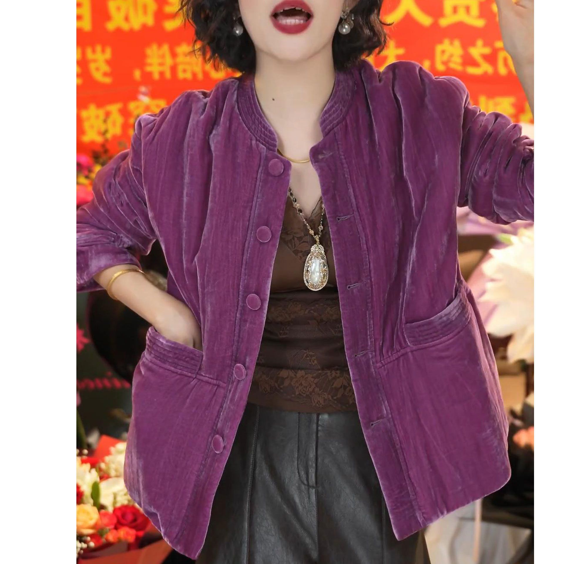 2026冬季新款新中式改良版短外套女时尚洋气设计感单排扣圆领上衣