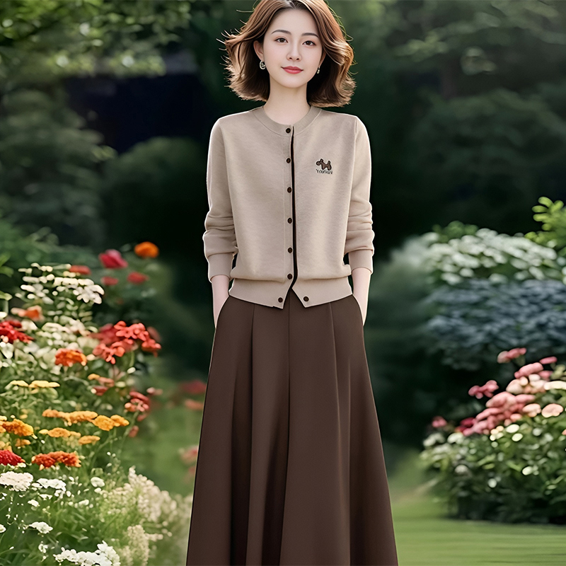 2026春秋新款设计感撞色圆领针织开衫+松紧腰半身裙时尚两件套女