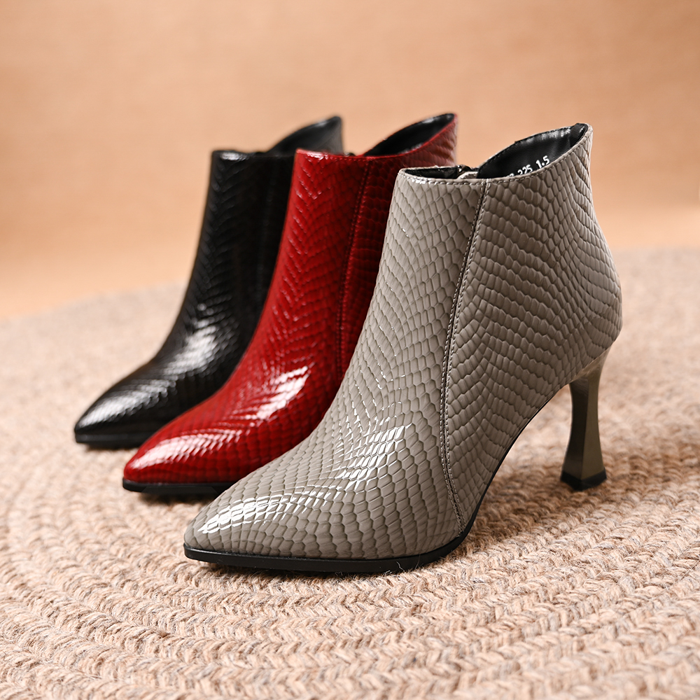 头层牛皮尖头高跟短靴女2025秋冬新款蛇皮纹百搭细跟侧拉链时装靴