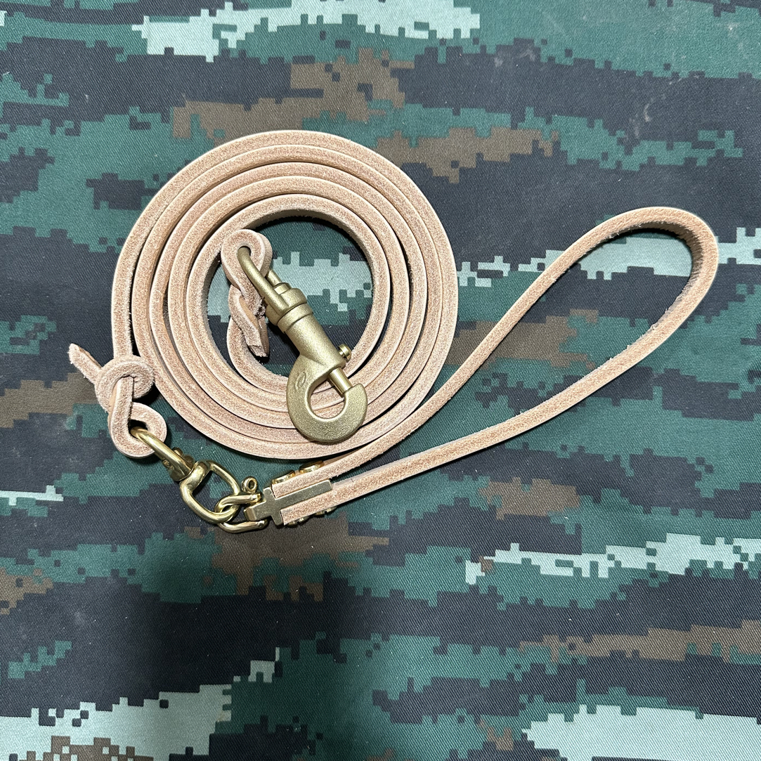 枥木手工编织纯牛皮大中小型犬牵引绳适合日常遛弯