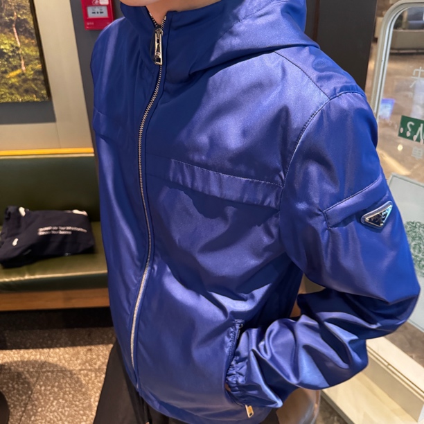 未使用 Prada/普拉达 蓝色再生尼龙新款三角标外套/48/56/16800
