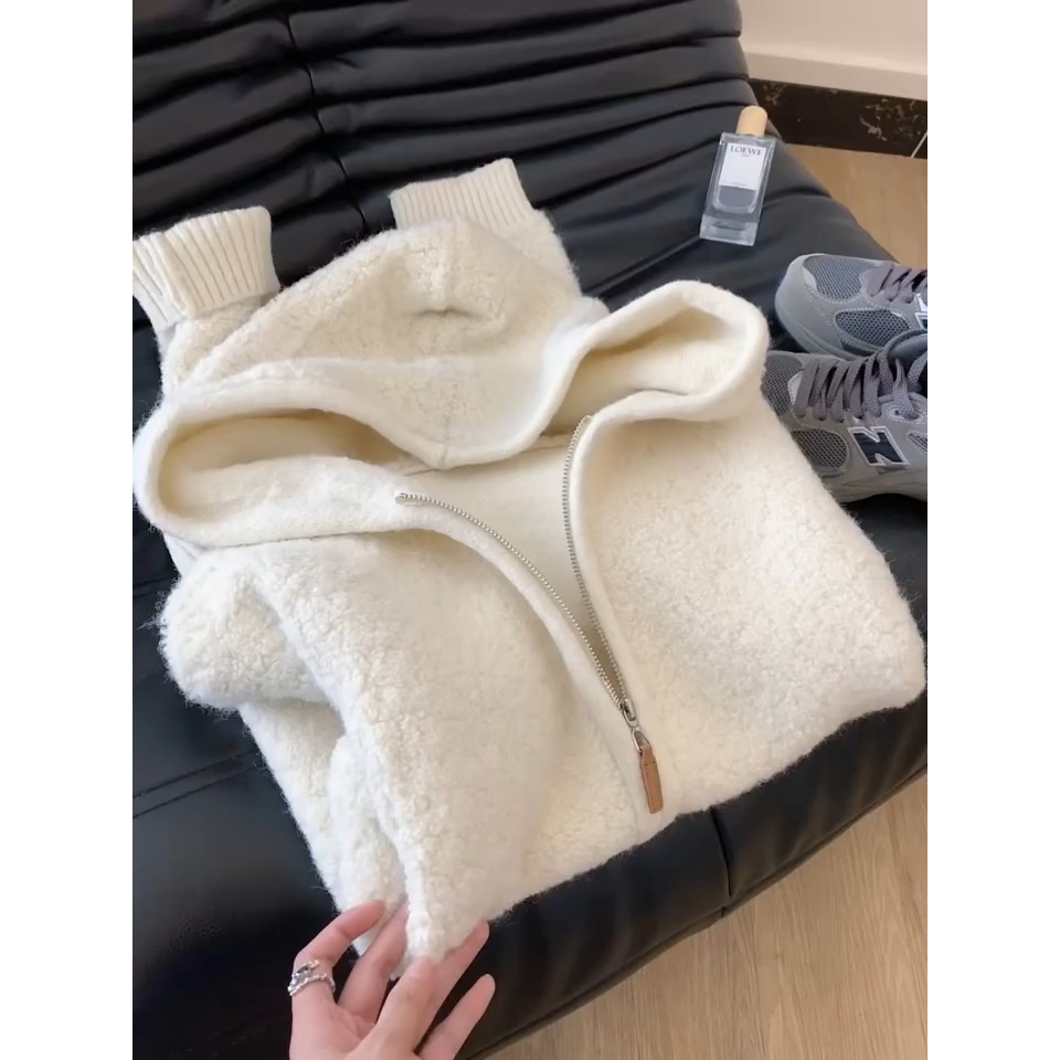 韩系高级感白色连帽软糯毛衣女2025秋季新款宽松休闲温柔减龄上衣