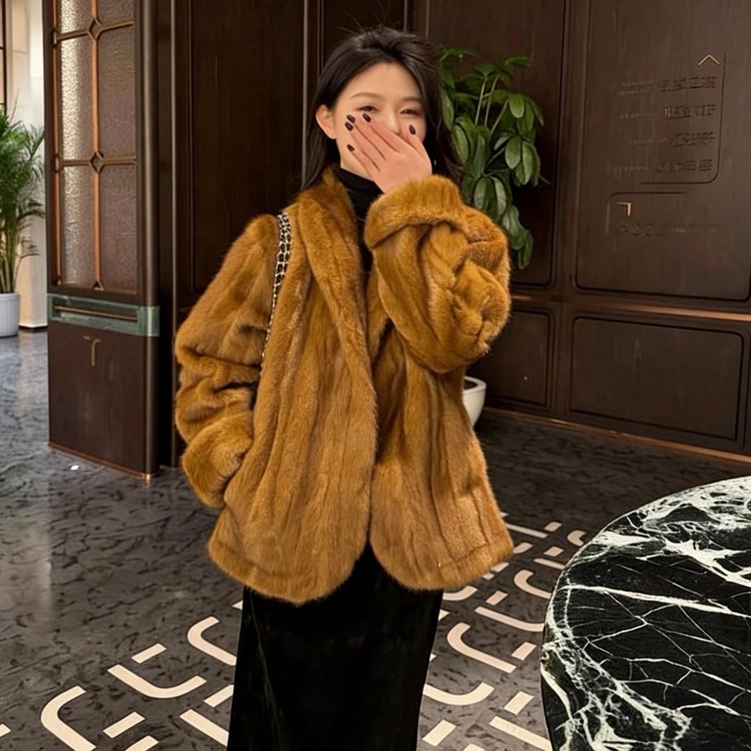 2025冬季新款环保水貂抽条工艺青果领显瘦保暖皮毛一体毛毛外套女