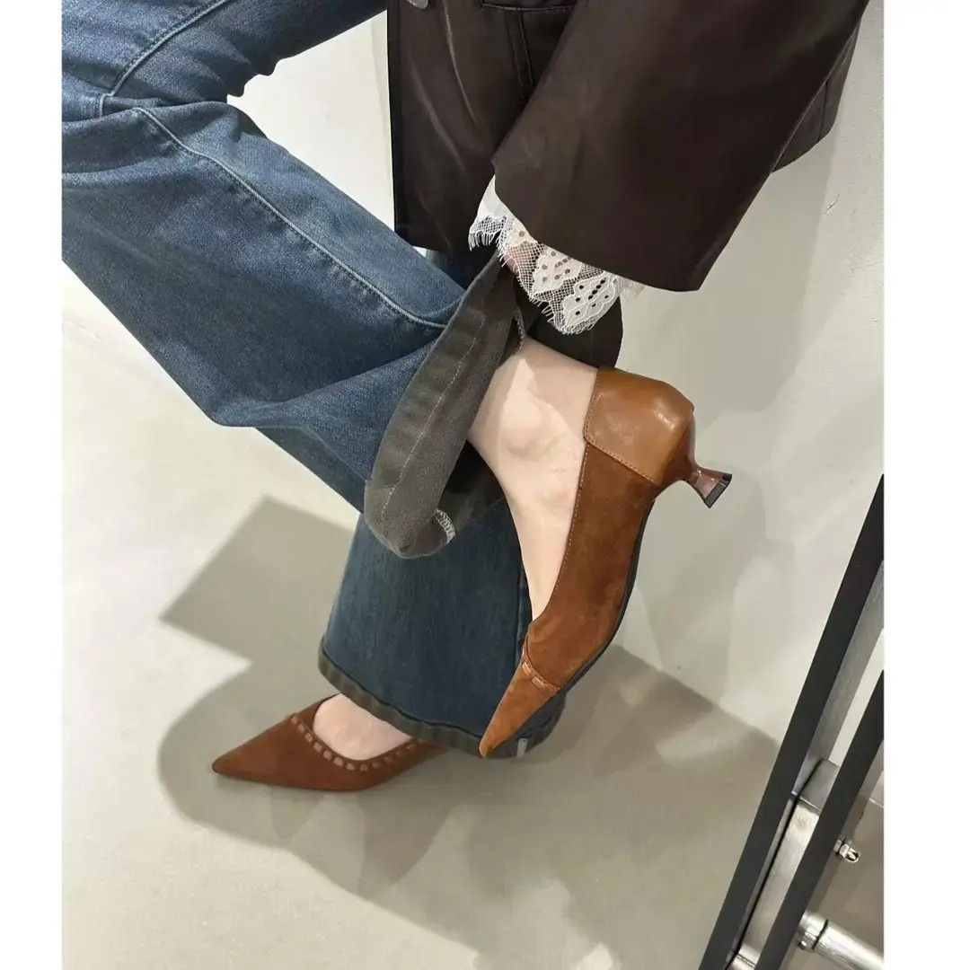 2025秋季新款绒面气质百搭V扣小猫跟单鞋复古简约尖头浅口高跟鞋