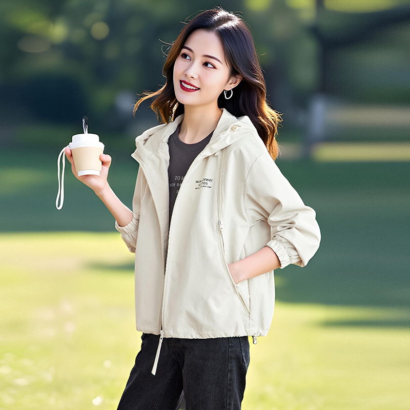 2025秋冬新款品牌休闲短款女连帽外套风衣时尚运动加绒加厚派克服