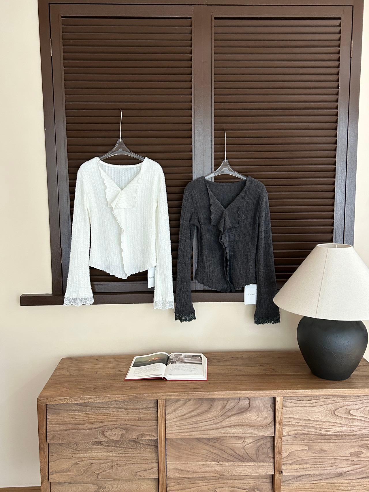 【赵小小&温柔梦境】9017 高级感木耳边V领针织衫显瘦设计感上衣女