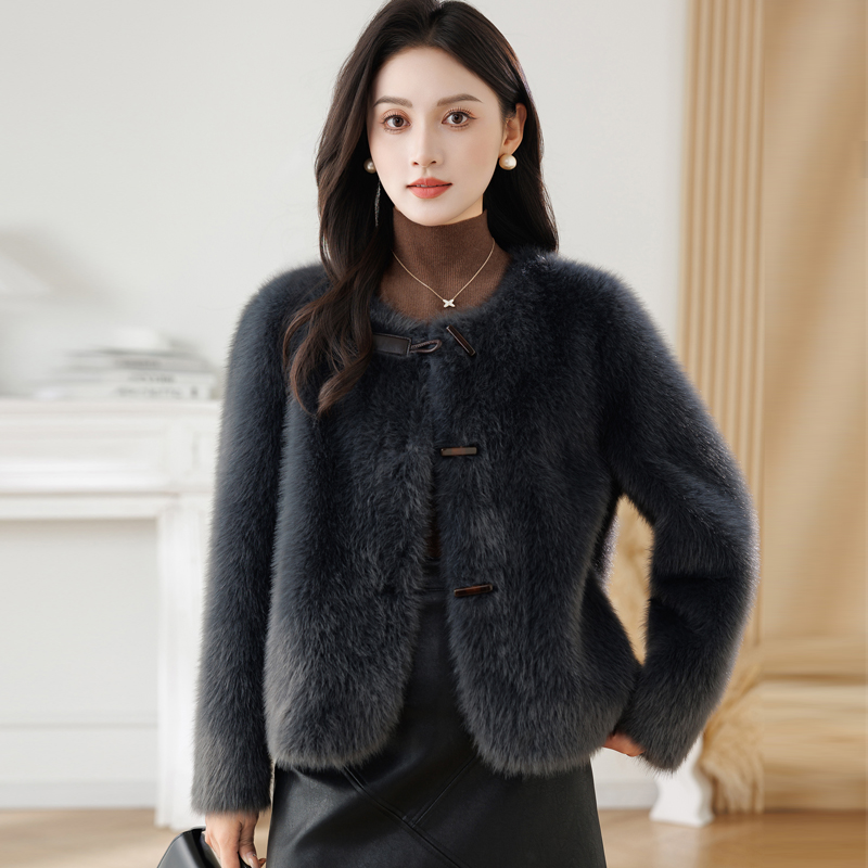 小香风仿狐狸毛外套女秋冬2025新款时尚保暖轻奢加绒毛毛上衣
