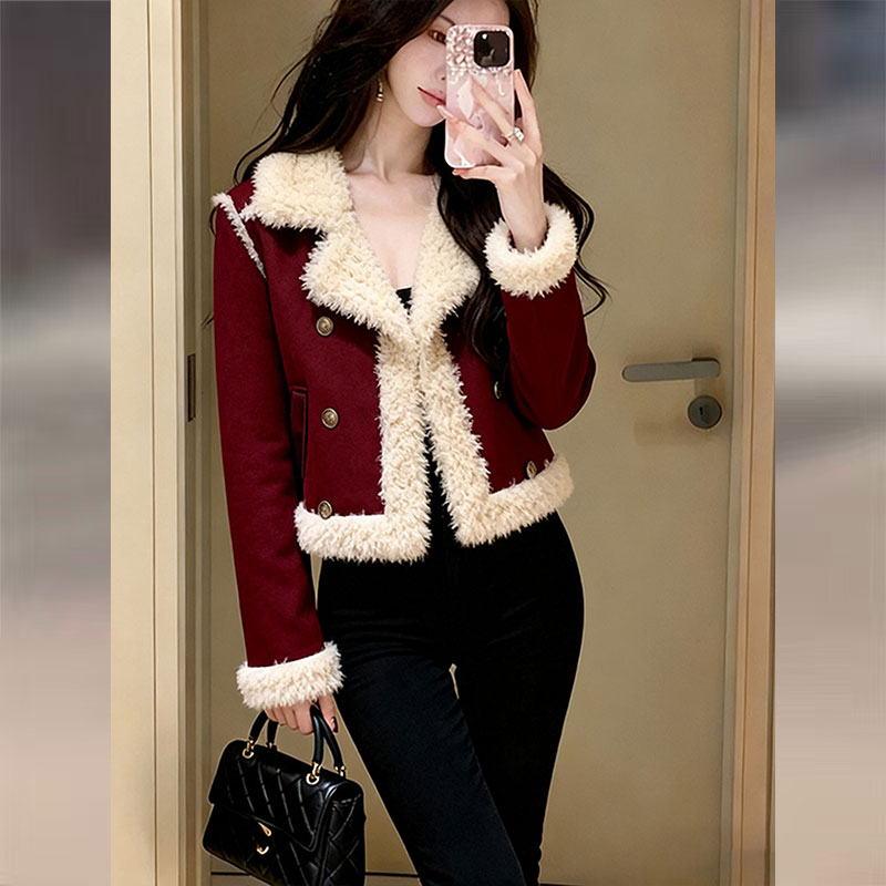 小香风红色羊羔绒短外套女2025冬季新款独特漂亮气质加绒加厚上衣