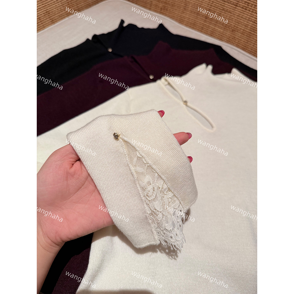 W·HAHA【时髦标配】半高领镂空绵羊毛针织打底衫10777