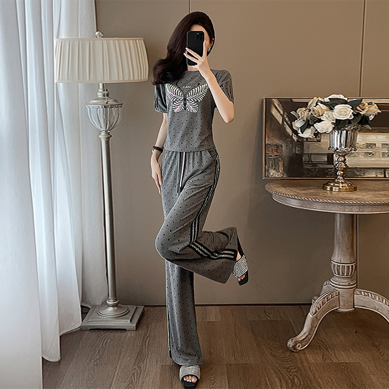 欧货爆款休闲运动套装女夏时髦洋气刺绣蝴蝶短袖高腰阔腿裤两件套