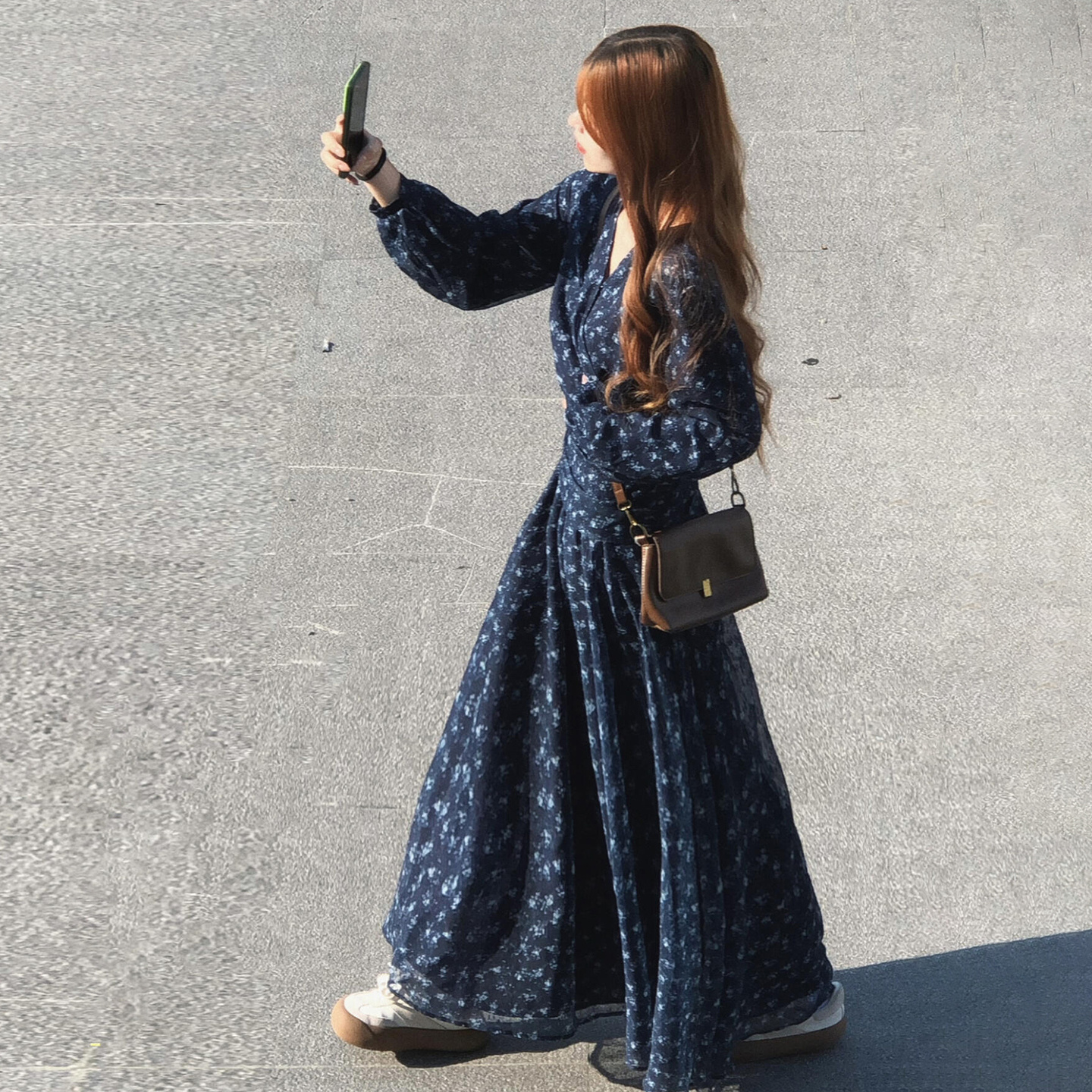 韩系气质巨好看的秋冬碎花长袖连衣裙子女2025新款高级感收腰长裙
