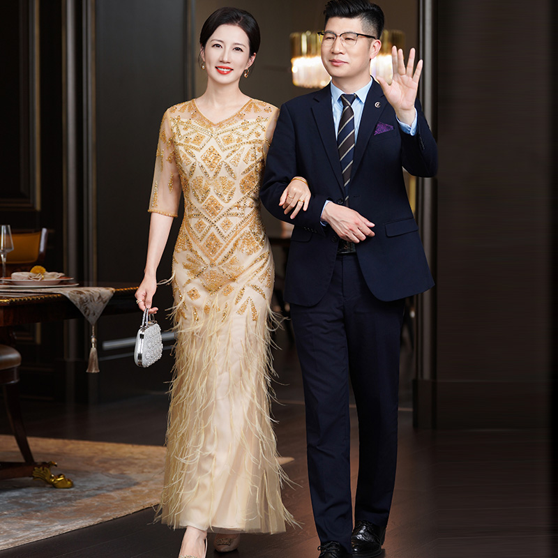 6021高级感轻奢端庄主持人走秀年会演出礼服喜婆婆婚宴装高贵年轻