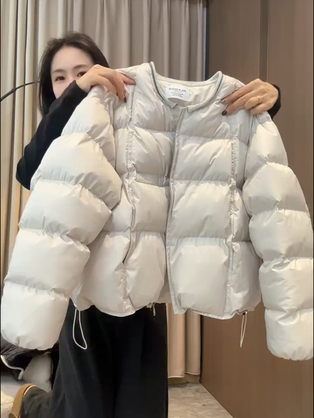 时尚米白色短款棉服女款冬季2025新款加厚舒适保暖面包服棉衣外套