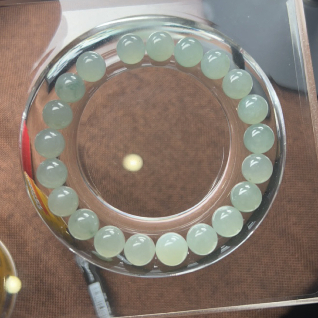 A货冰润浅绿圆珠女士精美百搭手串
