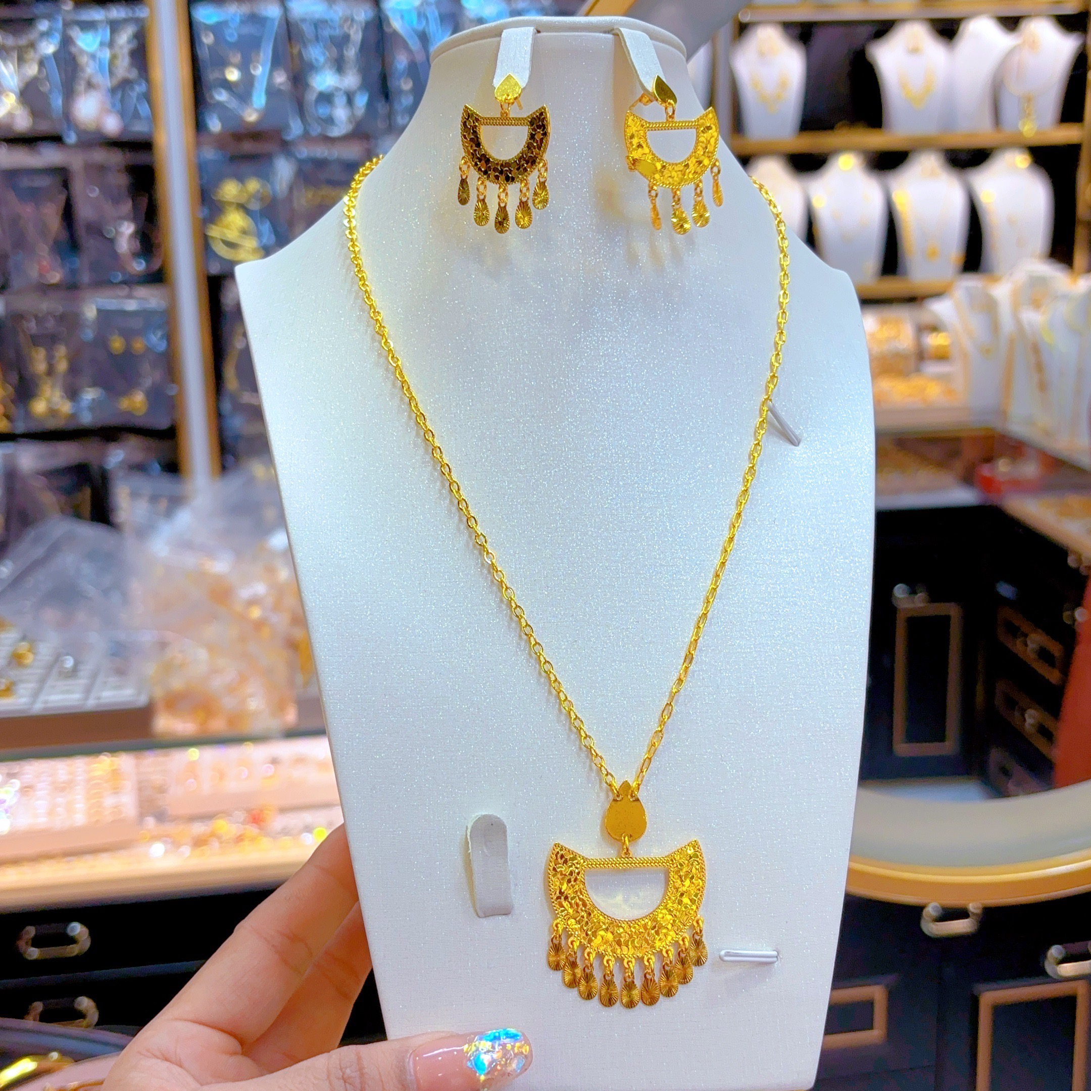 铜合金亚克力项链 锁骨链512-2-11新款时尚气质百搭精致首饰轻奢