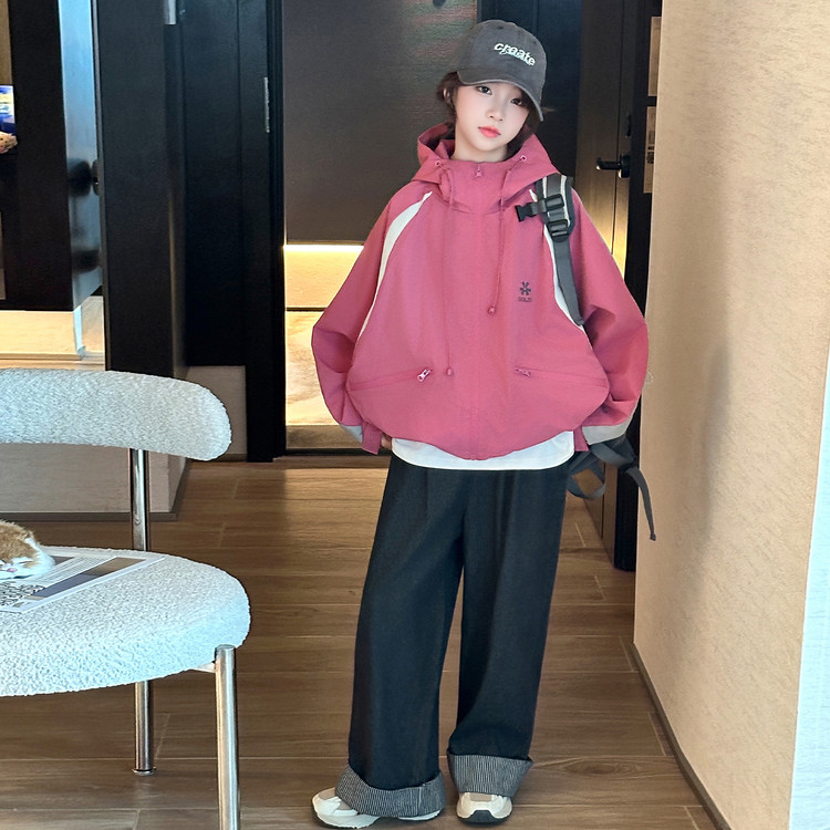 女童外套春秋款2025新款洋气儿童秋装防风衣女大童秋季运动冲锋衣