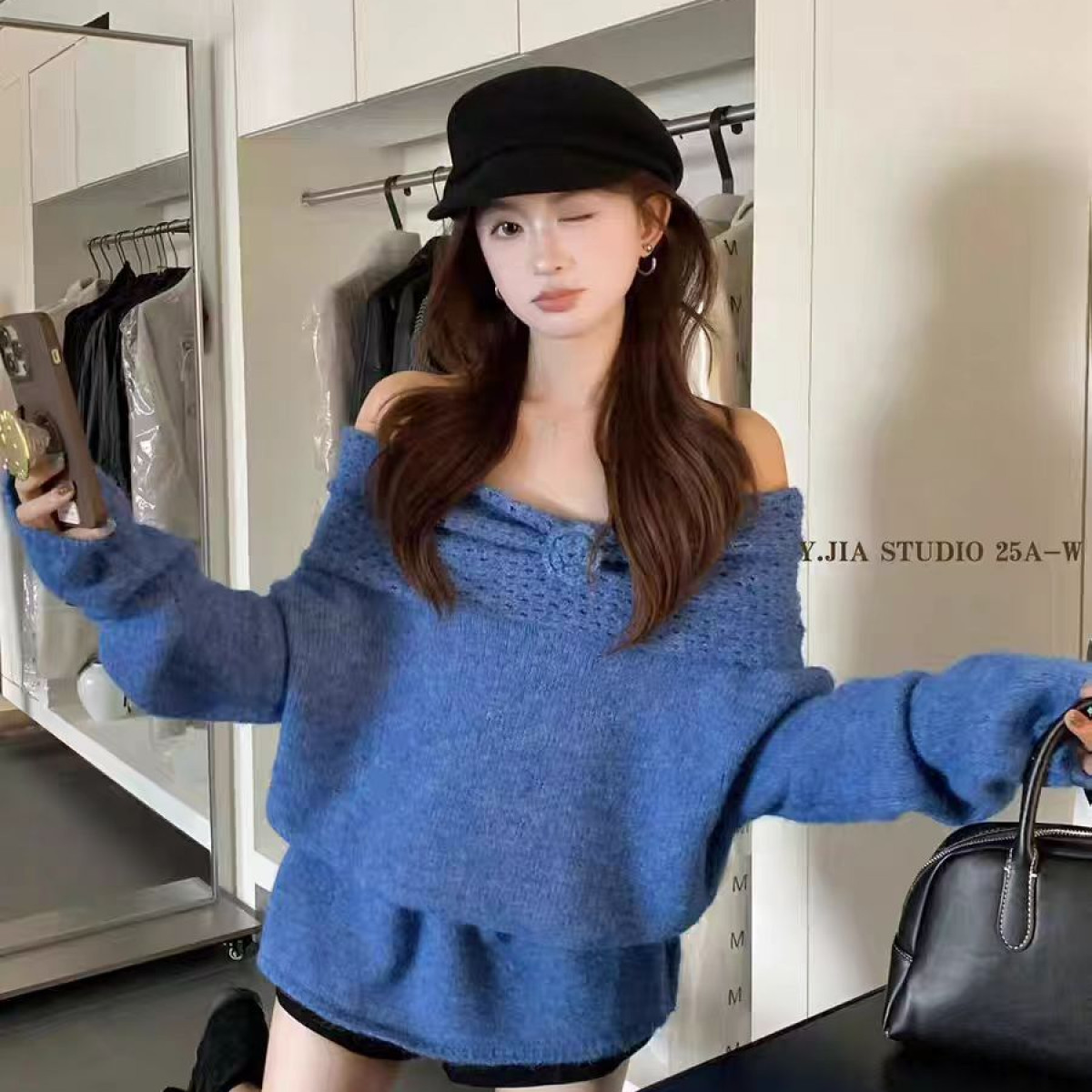 法式设计感一字肩花朵毛衣女秋冬新款宽松慵懒风小众针织漏肩上衣