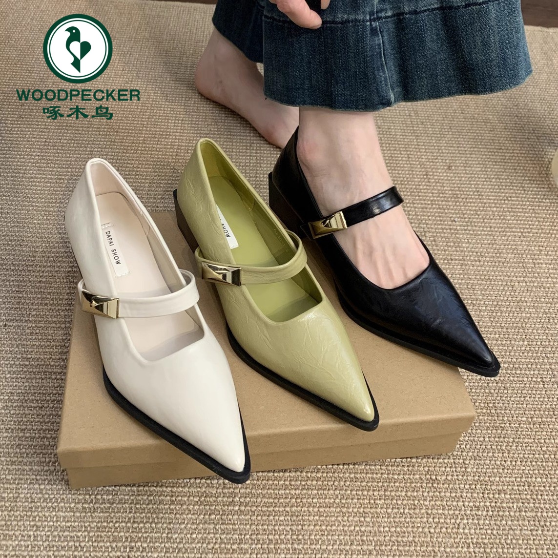 啄木鸟尖头单鞋女2025新款春秋夏季粗跟复古法式粗跟玛丽珍小皮鞋