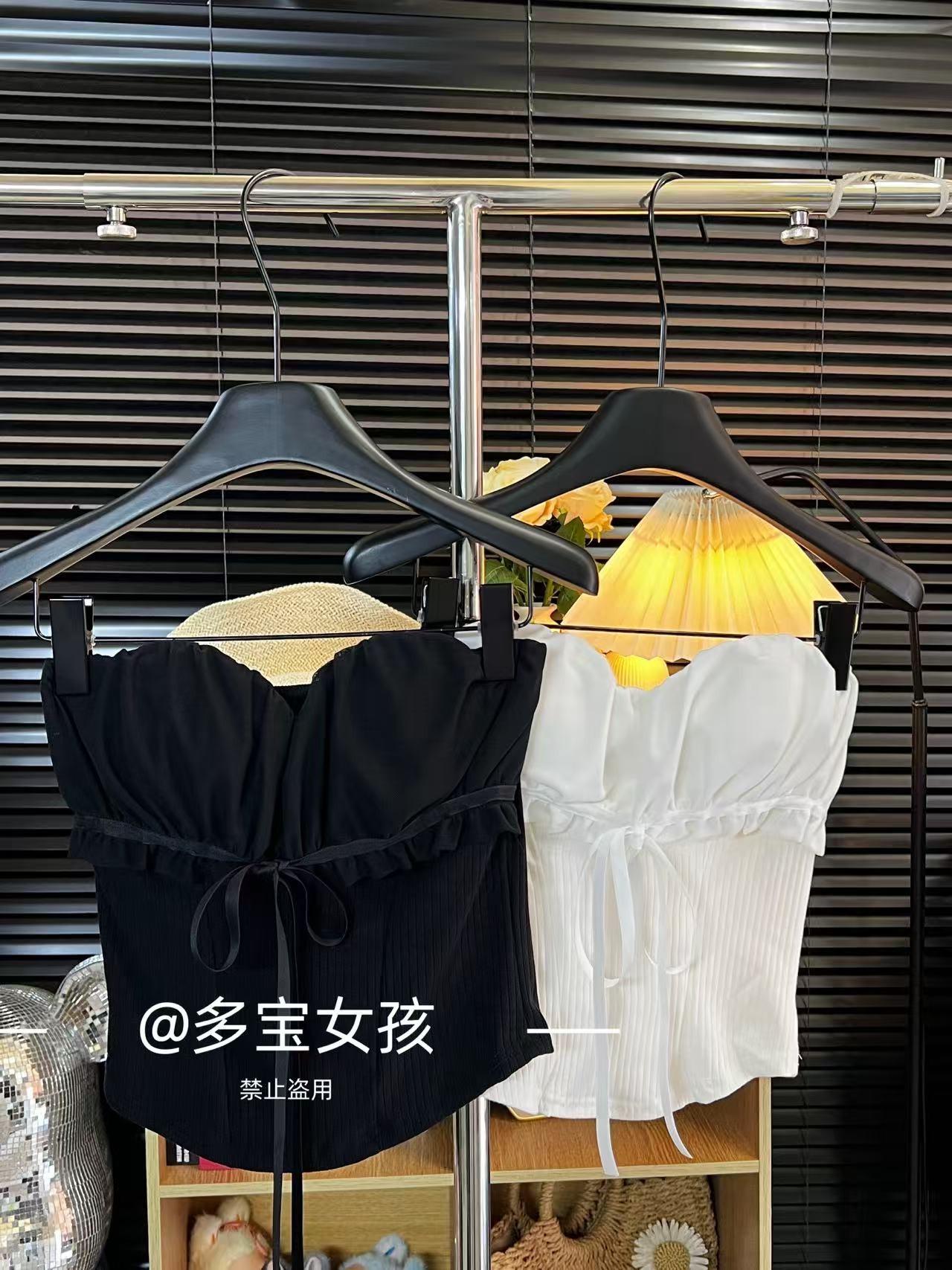 【多宝】早秋纯欲设计感名媛网纱拼接特色褶皱羊绒抹胸5263