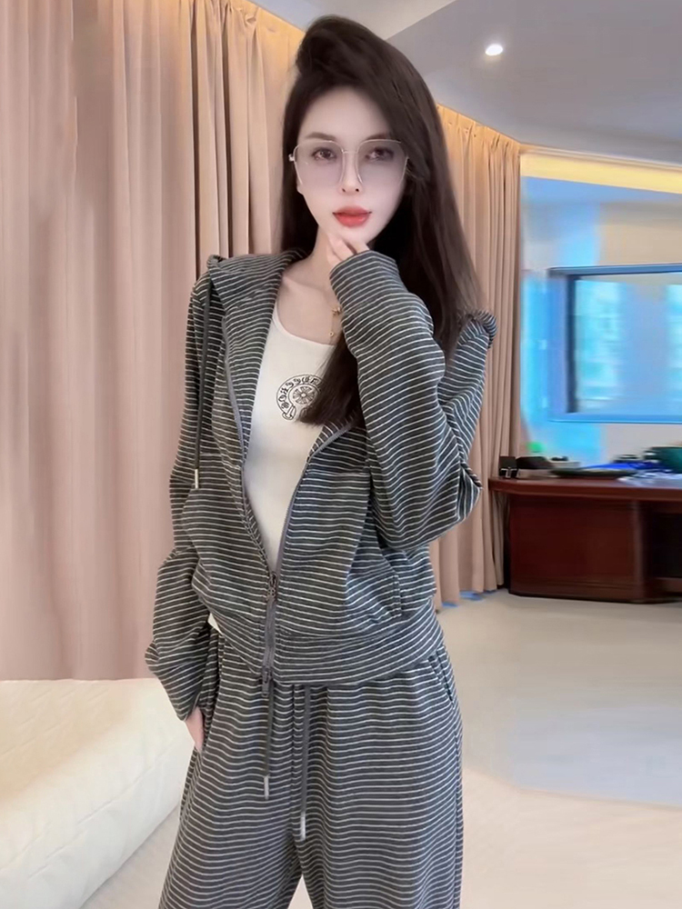 洋气显瘦条纹休闲运动套装女春秋2025新款慵懒连帽卫衣卫裤两件套