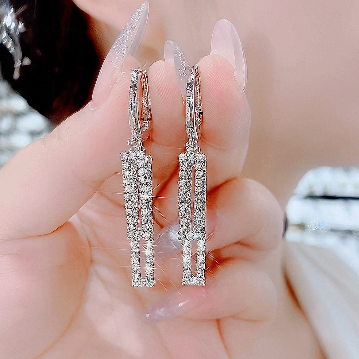 铜合金合成锆石耳饰 191极简风时尚简约气质通勤几何百搭耳环