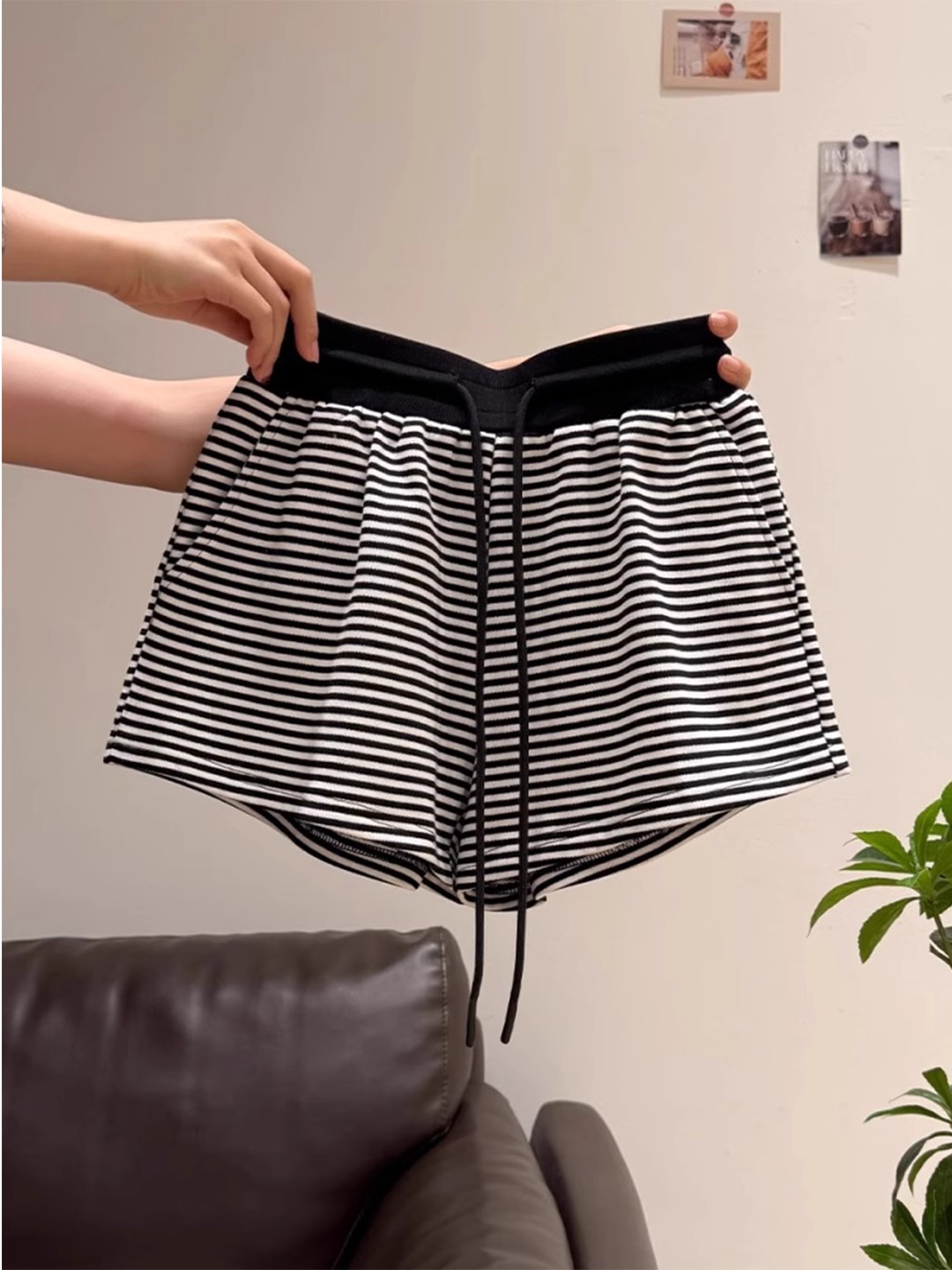 2025夏季新款辣妹条纹松紧高腰短裤女小个子设计感热裤休闲阔腿裤