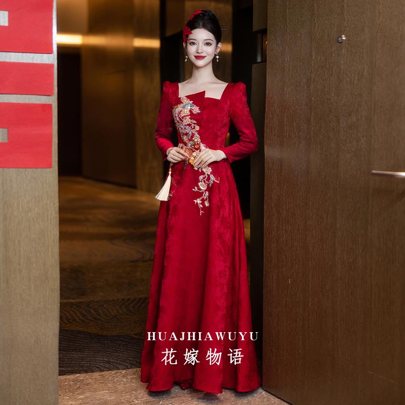 酒红色新娘敬酒服2025新款新中式订婚晚礼服高级感出阁宴连衣裙女