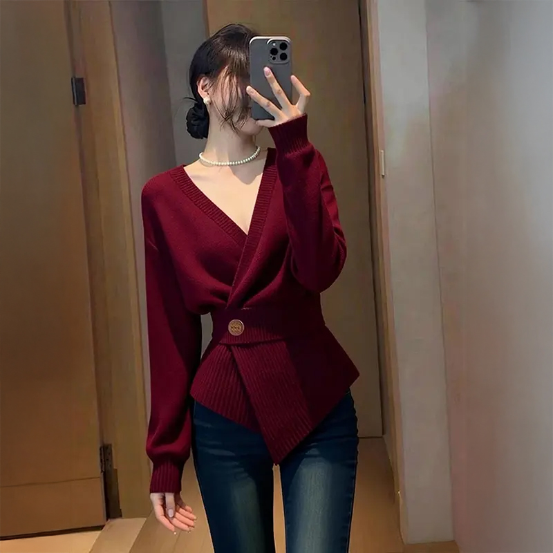 独特别致酒红色针织衫女2025秋季小众设计感时髦洋气掐腰内搭毛衣