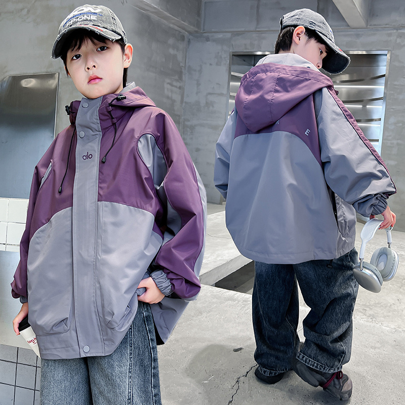 男童春秋款外套2025新款秋季冲锋衣款中大儿童男孩秋装痞帅气时髦